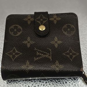 Louis Vuitton Monogram Compact Zippe Wallet